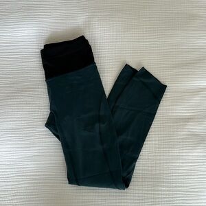 Lululemon Run The Day Crop 17" Submarine Black Nulux High Rise Zip Pocket Size 4